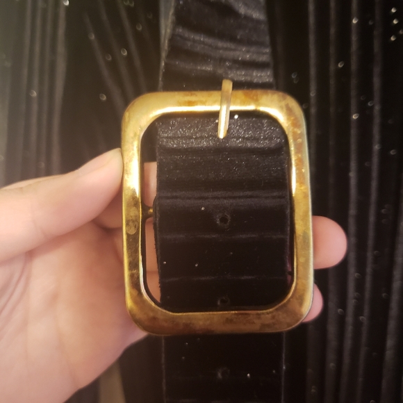 Black velvet evening dress - Picture 8 of 11